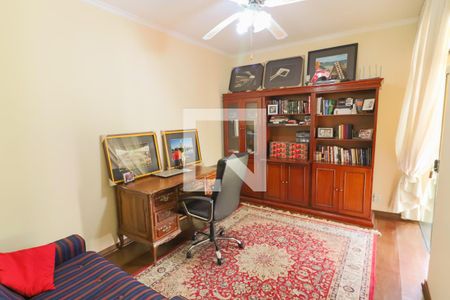 Casa à venda com 460m², 4 quartos e 6 vagas Casa à venda com 460m², 4 quartos e 6 vagasEscritório