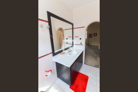 Casa à venda com 460m², 4 quartos e 6 vagas Casa à venda com 460m², 4 quartos e 6 vagasBanheiro Social Parte de Cima