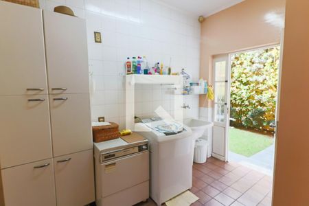 Casa à venda com 460m², 4 quartos e 6 vagas Casa à venda com 460m², 4 quartos e 6 vagasLavanderia