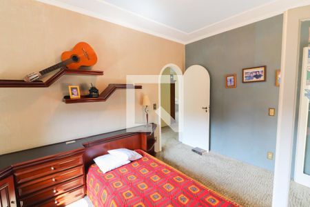 Casa à venda com 460m², 4 quartos e 6 vagas Casa à venda com 460m², 4 quartos e 6 vagasQuarto 1