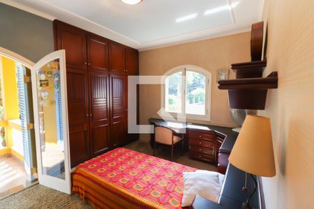 Casa à venda com 460m², 4 quartos e 6 vagas Casa à venda com 460m², 4 quartos e 6 vagasQuarto 1