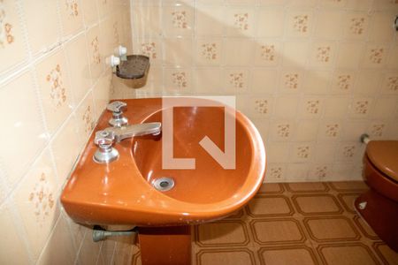 Casa à venda com 140m², 2 quartos e 1 vagaBanheiro 1