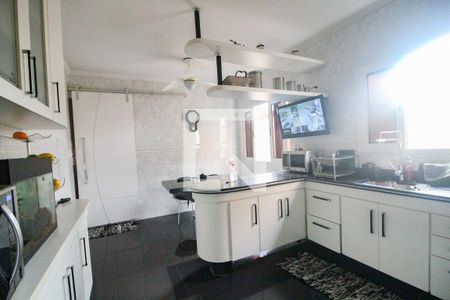 Casa para alugar com 4 quartos, 219m² em Jardim Centenário, São Paulo
