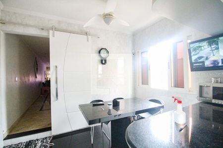 Casa para alugar com 4 quartos, 219m² em Jardim Centenário, São Paulo
