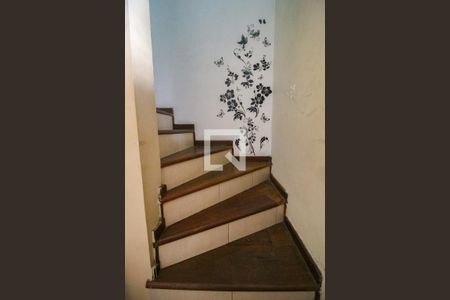 escada acesso quartos de casa à venda com 4 quartos, 200m² em Casa Verde, São Paulo