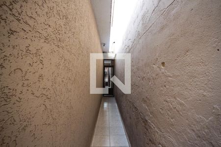 Casa à venda com 119m², 2 quartos e 2 vagasCorredor