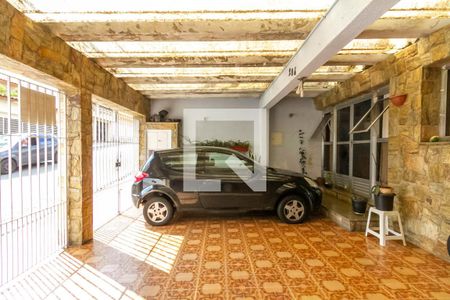 Casa à venda com 220m², 4 quartos e 2 vagas Casa à venda com 220m², 4 quartos e 2 vagasGaragem