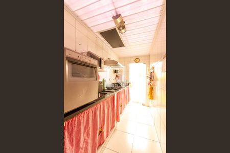 Casa à venda com 220m², 4 quartos e 2 vagas Casa à venda com 220m², 4 quartos e 2 vagasCozinha