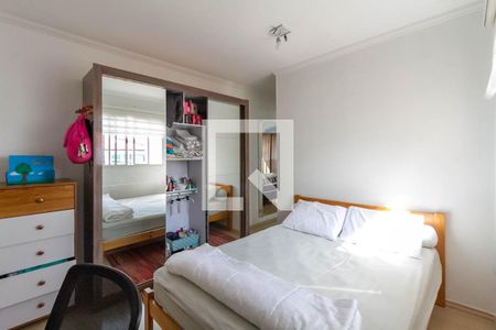 Casa à venda com 220m², 4 quartos e 2 vagas Casa à venda com 220m², 4 quartos e 2 vagasQuarto 3