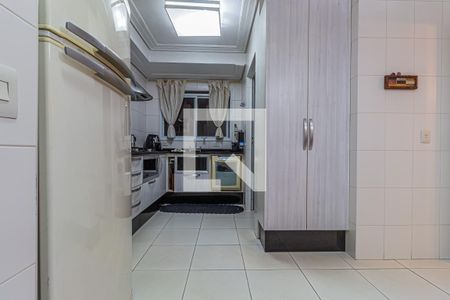 Apartamento à venda com 131m², 3 quartos e 3 vagas Apartamento à venda com 131m², 3 quartos e 3 vagasCozinha