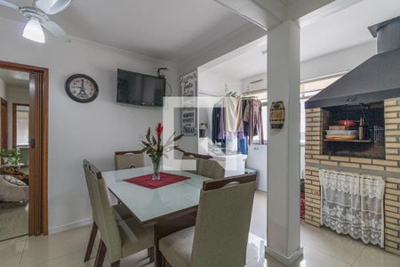 Cozinha e Área de Serviço de apartamento à venda com 2 quartos, 72m² em Vila Ipiranga, Porto Alegre