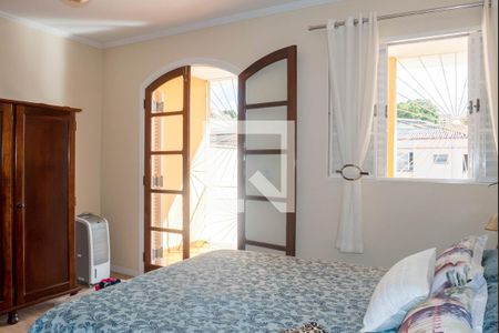 Casa à venda com 268m², 3 quartos e 3 vagas Casa à venda com 268m², 3 quartos e 3 vagasSuíte