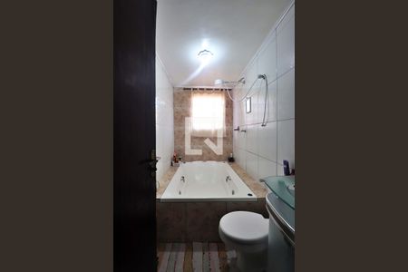 Banheiro da Suíte de casa à venda com 2 quartos, 125m² em Vila Bela Vista, Santo André