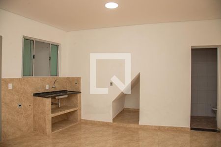Casa à venda com 492m², 4 quartos e 2 vagas Casa à venda com 492m², 4 quartos e 2 vagasCasa 2 - quarto / cozinha
