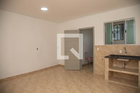 Casa à venda com 492m², 4 quartos e 2 vagas Casa à venda com 492m², 4 quartos e 2 vagasCasa 2 - quarto / cozinha