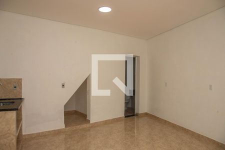 Casa à venda com 492m², 4 quartos e 2 vagas Casa à venda com 492m², 4 quartos e 2 vagasCasa 2 - quarto / cozinha