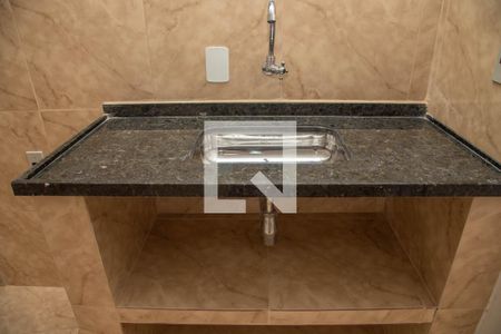 Casa à venda com 492m², 4 quartos e 2 vagas Casa à venda com 492m², 4 quartos e 2 vagasCasa 2 - quarto / cozinha