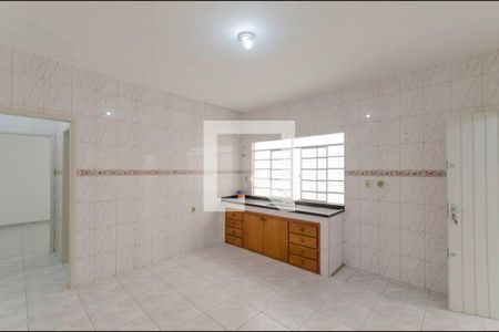 Casa à venda com 220m², 2 quartos e 2 vagasCozinha