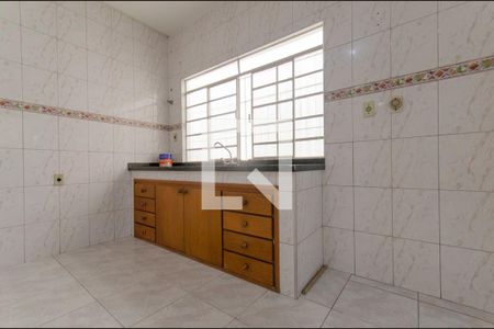 Casa à venda com 220m², 2 quartos e 2 vagasCozinha