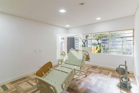 Casa à venda com 300m², 4 quartos e 3 vagas Casa à venda com 300m², 4 quartos e 3 vagasSuite 2