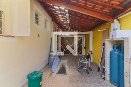 Casa à venda com 300m², 4 quartos e 3 vagas Casa à venda com 300m², 4 quartos e 3 vagasGaragem / Quintal