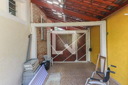 Casa à venda com 300m², 4 quartos e 3 vagas Casa à venda com 300m², 4 quartos e 3 vagasGaragem / Quintal