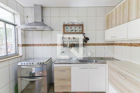 Casa à venda com 300m², 4 quartos e 3 vagas Casa à venda com 300m², 4 quartos e 3 vagasCozinha