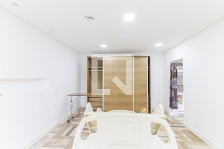 Casa à venda com 300m², 4 quartos e 3 vagas Casa à venda com 300m², 4 quartos e 3 vagasSuite 2