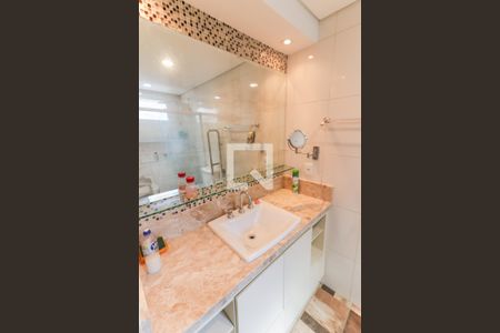 Casa à venda com 300m², 4 quartos e 3 vagas Casa à venda com 300m², 4 quartos e 3 vagasSuite 2