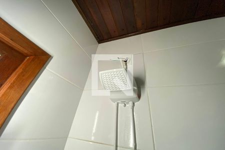 Casa de condomínio à venda com 130m², 3 quartos e 2 vagasChuveiro do Banheiro