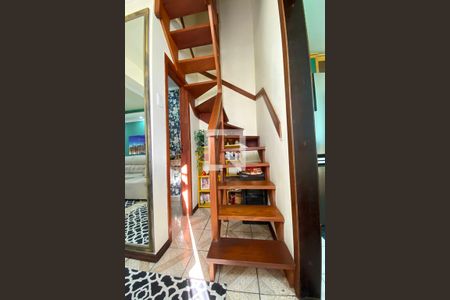 Escada de casa de condomínio à venda com 3 quartos, 130m² em Santo André, São Leopoldo