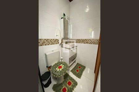 Casa de condomínio à venda com 130m², 3 quartos e 2 vagasBanheiro