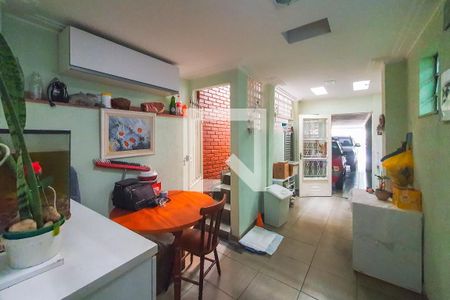 Casa à venda com 170m², 4 quartos e 4 vagas