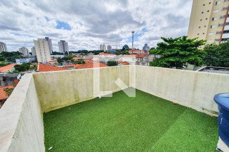 Casa à venda com 170m², 4 quartos e 4 vagas Casa à venda com 170m², 4 quartos e 4 vagasTerraço