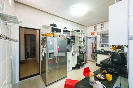 Casa à venda com 170m², 4 quartos e 4 vagas Casa à venda com 170m², 4 quartos e 4 vagasCozinha