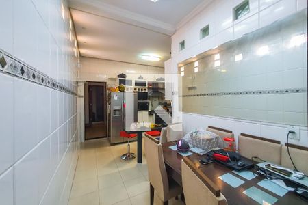 Casa à venda com 170m², 4 quartos e 4 vagas Casa à venda com 170m², 4 quartos e 4 vagasCozinha