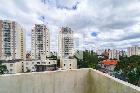 Casa à venda com 170m², 4 quartos e 4 vagas Casa à venda com 170m², 4 quartos e 4 vagasTerraço