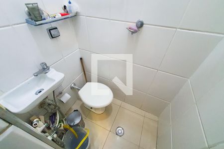 Casa à venda com 170m², 4 quartos e 4 vagas Casa à venda com 170m², 4 quartos e 4 vagasBanheiro de Serviço