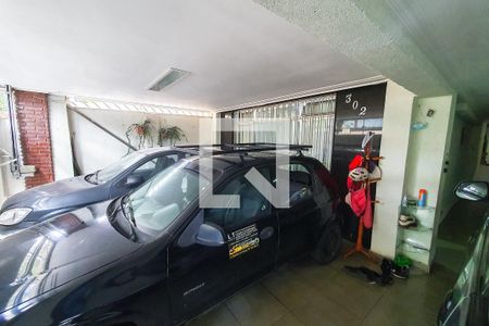 Casa à venda com 170m², 4 quartos e 4 vagas Casa à venda com 170m², 4 quartos e 4 vagasGaragem