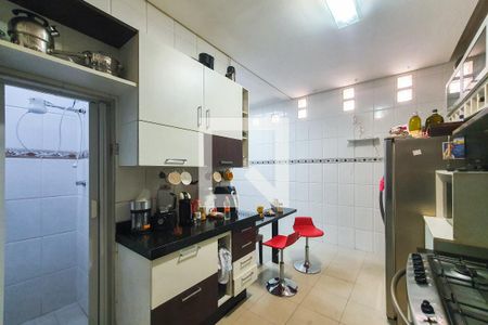 Casa à venda com 170m², 4 quartos e 4 vagas Casa à venda com 170m², 4 quartos e 4 vagasCozinha