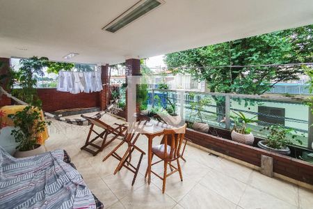 Casa à venda com 170m², 4 quartos e 4 vagas Casa à venda com 170m², 4 quartos e 4 vagasArea de Lazer