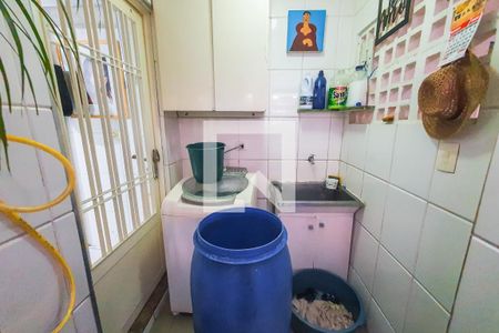 Casa à venda com 170m², 4 quartos e 4 vagas Casa à venda com 170m², 4 quartos e 4 vagasÁrea de Serviço