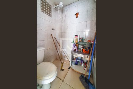 Casa à venda com 170m², 4 quartos e 4 vagas Casa à venda com 170m², 4 quartos e 4 vagasBanheiro