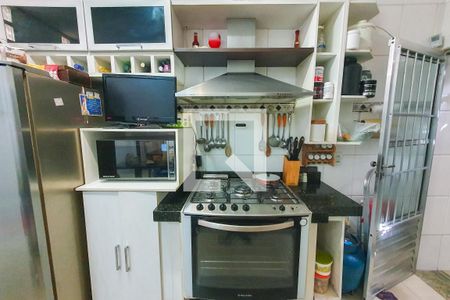 Casa à venda com 170m², 4 quartos e 4 vagas Casa à venda com 170m², 4 quartos e 4 vagasCozinha