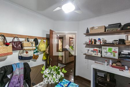 Casa à venda com 341m², 4 quartos e 4 vagas Casa à venda com 341m², 4 quartos e 4 vagasEscritório