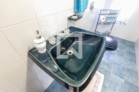 Casa à venda com 341m², 4 quartos e 4 vagas Casa à venda com 341m², 4 quartos e 4 vagasLavabo