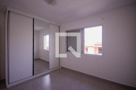 Quarto 1  de casa para alugar com 3 quartos, 120m² em Vila Santo Estefano, São Paulo