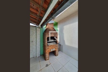 Casa à venda com 120m², 3 quartos e 2 vagas Casa à venda com 120m², 3 quartos e 2 vagasTerraço