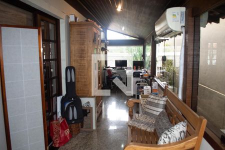 Casa à venda com 327m², 4 quartos e 3 vagas Casa à venda com 327m², 4 quartos e 3 vagasEscritório