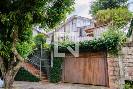 Casa à venda com 350m², 5 quartos e 1 vaga Casa à venda com 350m², 5 quartos e 1 vagaGaragem/Fachada
